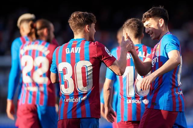  那不勒斯锋线火力全开，南方之鹰主场大胜紧追榜首